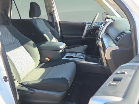 Used 2015 Toyota 4Runner SR5 image 15