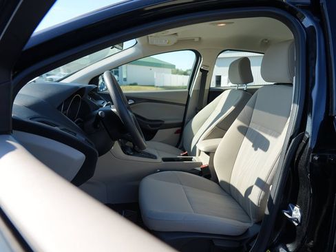 Used 2015 Ford Focus SE FWD image 12