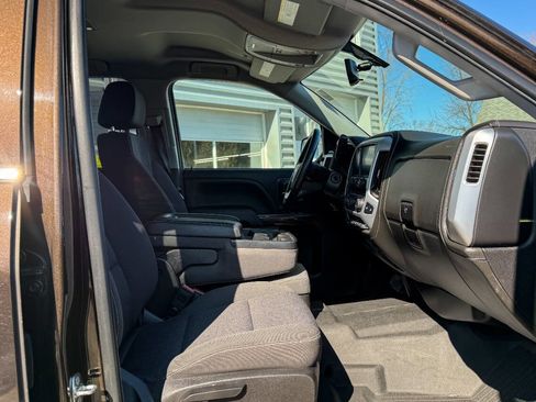 Used 2018 GMC Sierra 1500 SLE w/ SLE Value Package image 9