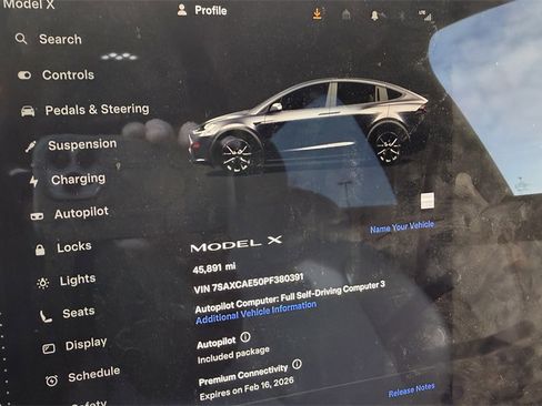 Used 2023 Tesla Model X image 6