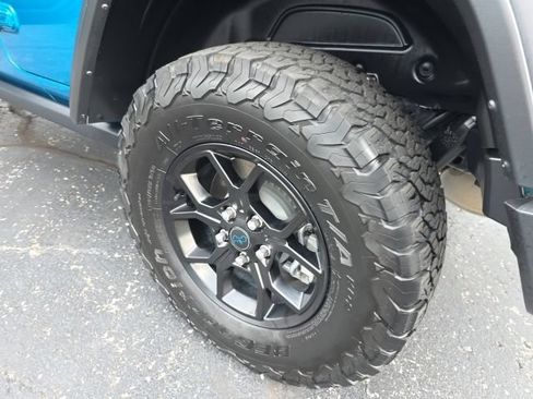 Used 2024 Jeep Wrangler Unlimited AWD/4WD image 44