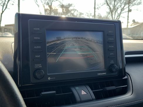 Used 2022 Toyota RAV4 XLE image 27