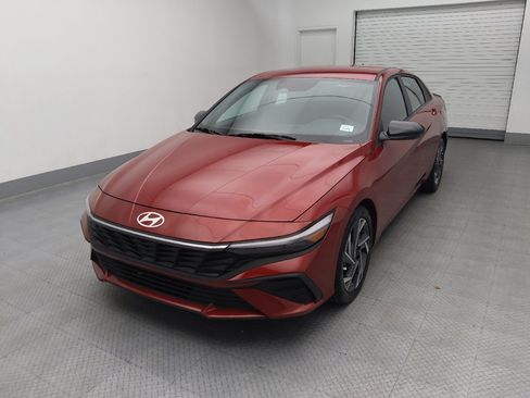 Used 2025 Hyundai Elantra Sport FWD image 15