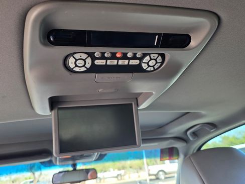 Used 2011 Honda Pilot Touring image 25
