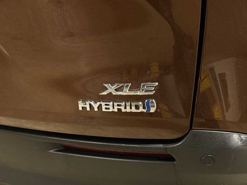 Certified 2023 Toyota Sienna XLE w/ XLE Plus Package image 29