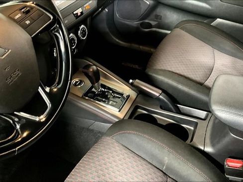 Used 2019 Mitsubishi Outlander Sport SE image 17