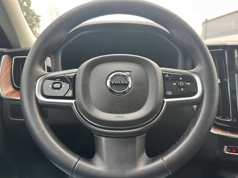 Certified 2023 Volvo XC60 B5 Plus w/ Climate Package image 23