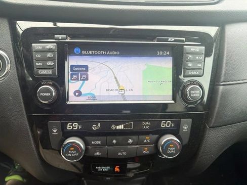 Used 2017 Nissan Rogue SV w/ SV Premium Package FWD image 20