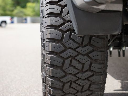 Used 2024 GMC Sierra 1500 AT4 image 38