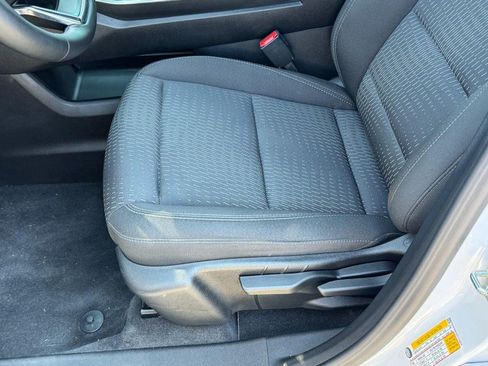 Used 2026 Chevrolet Equinox LT w/ Safety and Technology Package FWD image 21