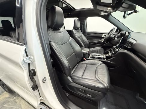 Used 2021 Ford Explorer ST w/ ST Street Pack image 21