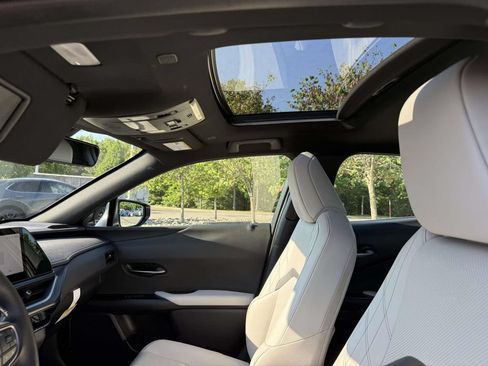 Used 2025 Lexus UX 300h AWD w/ Accessory Package (Z1) image 20