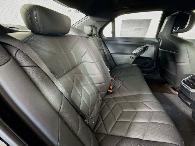 Used 2026 BMW 740i xDrive AWD/4WD image 28
