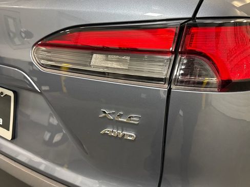 Used 2024 Toyota Corolla Cross XLE w/ Convenience Package AWD/4WD image 5