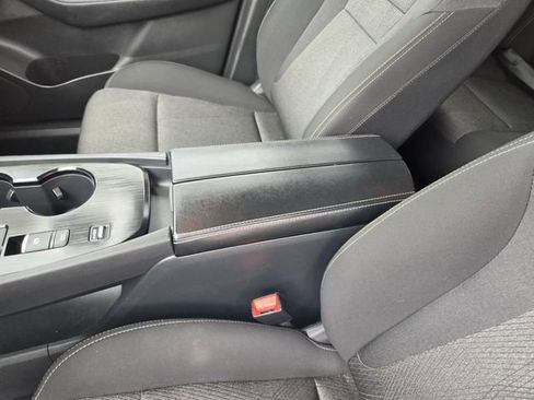 Used 2025 Nissan Rogue SV FWD image 15