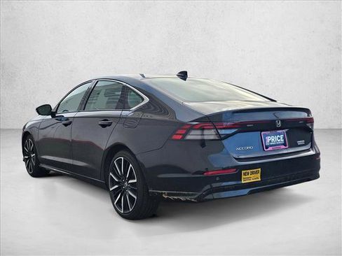 Used 2025 Honda Accord Touring image 3