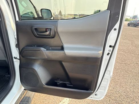 Used 2019 Toyota Tacoma SR w/ SR Convenience Package AWD/4WD image 28