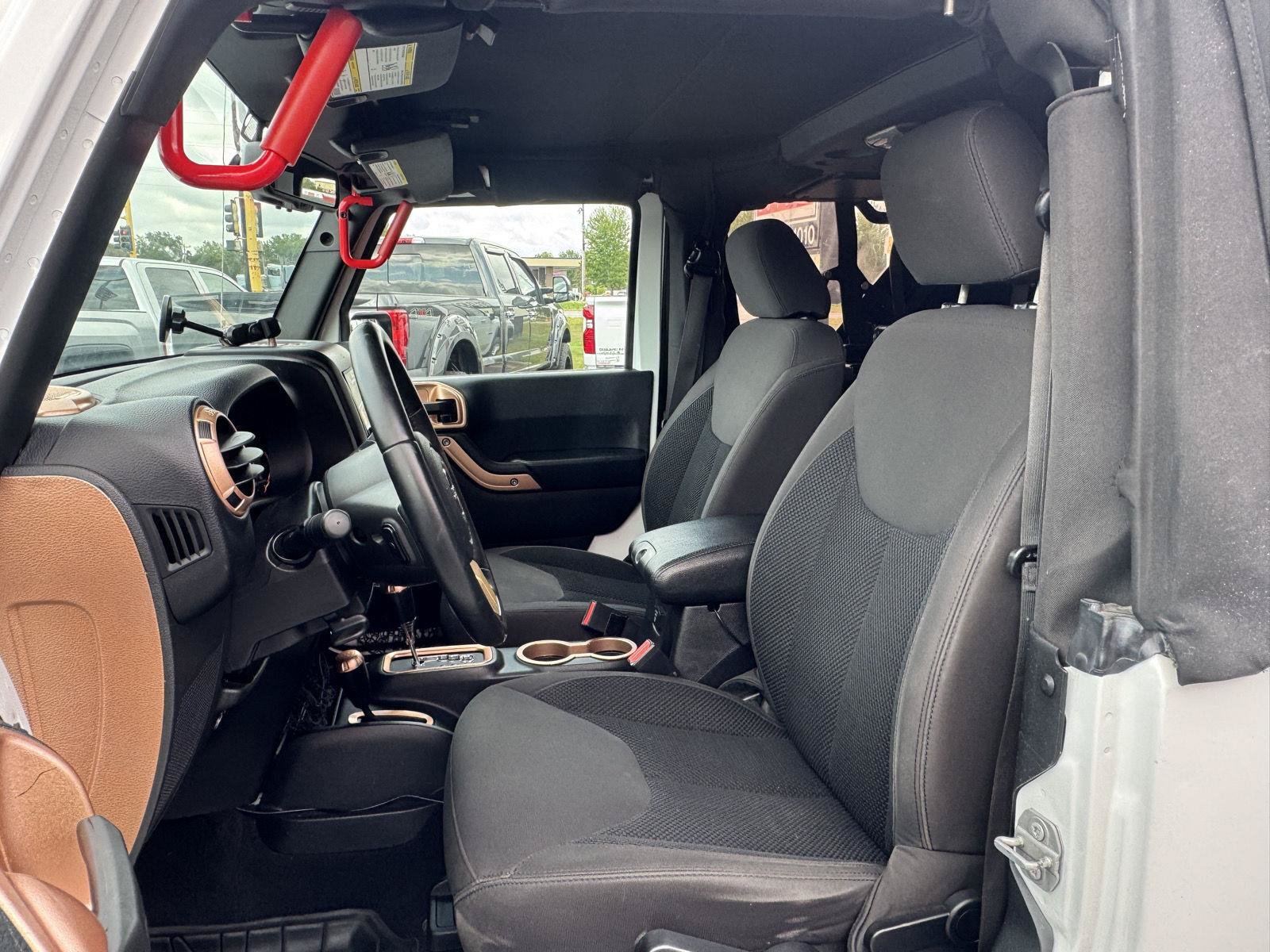 Used 2017 Jeep Wrangler Sport AWD/4WD image 13
