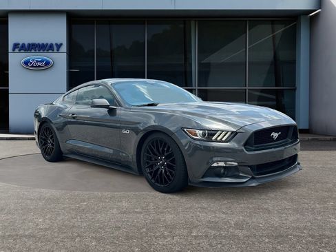 Used 2017 Ford Mustang GT Premium w/ GT Performance Package RWD image 3