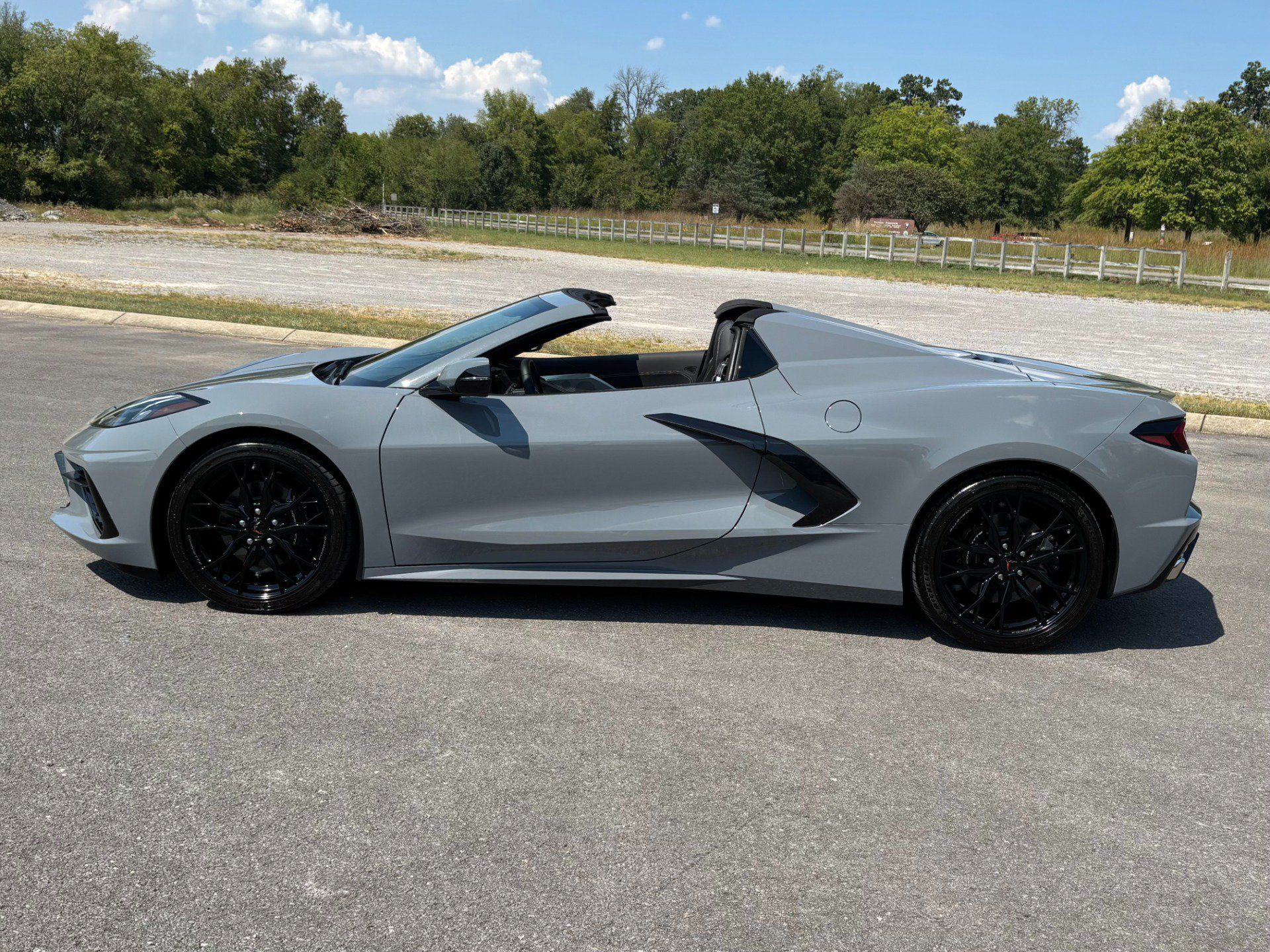 Used 2025 Chevrolet Corvette Stingray Preferred Conv w/ 2LT RWD image 7