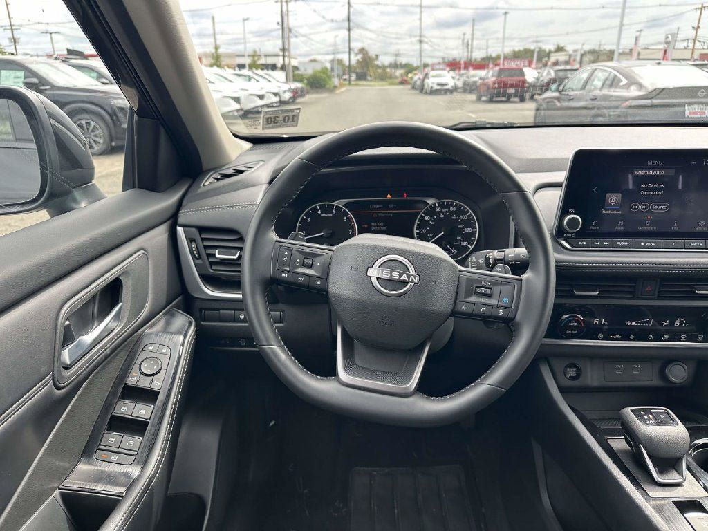 Certified 2025 Nissan Rogue SV w/ SV Premium Package AWD/4WD image 11