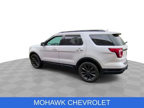 Used 2019 Ford Explorer XLT w/ Equipment Group 202A AWD/4WD image 7