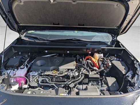 Used 2025 Toyota RAV4 XLE w/ Convenience Package image 16