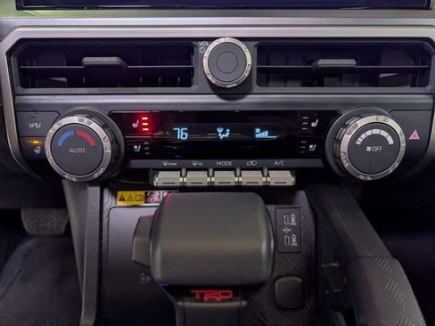 Used 2025 Toyota 4Runner TRD Off-Road Premium AWD/4WD image 22