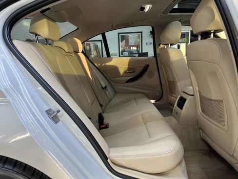 Used 2014 BMW 320i Sedan image 15