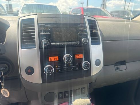 Used 2014 Nissan Frontier SV w/ SV Value Truck Package RWD image 9