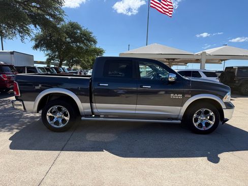 Used 2014 RAM 1500 Laramie w/ Convenience Group AWD/4WD image 8
