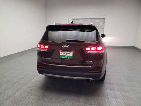 Used 2018 Kia Sorento EX FWD image 7
