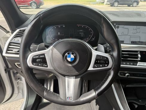 Used 2022 BMW X5 sDrive40i w/ M Sport Package image 14
