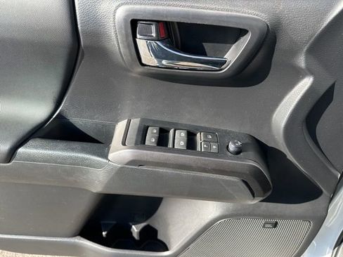 Used 2022 Toyota Tacoma TRD Off-Road w/ TRD Premium Off Road Package image 15