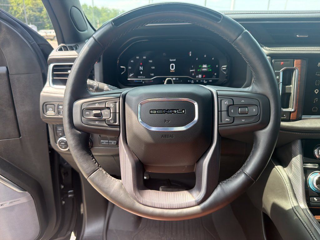 Used 2024 GMC Yukon XL Denali Ultimate AWD/4WD image 18