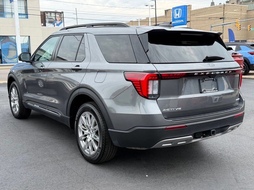 Used 2025 Ford Explorer Active w/ Active Comfort Package AWD/4WD image 32