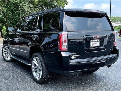 Used 2020 GMC Yukon SLT w/ Premium Edition AWD/4WD image 4