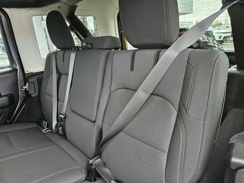 Used 2023 Jeep Wrangler Unlimited image 17