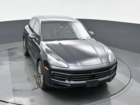 Certified 2023 Porsche Cayenne S Platinum AWD/4WD image 32