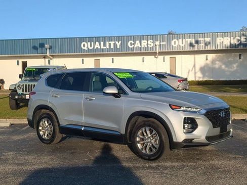 Used 2019 Hyundai Santa Fe SE image 2