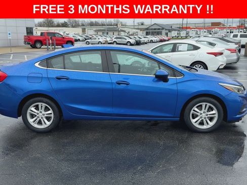 Used 2017 Chevrolet Cruze LT image 9