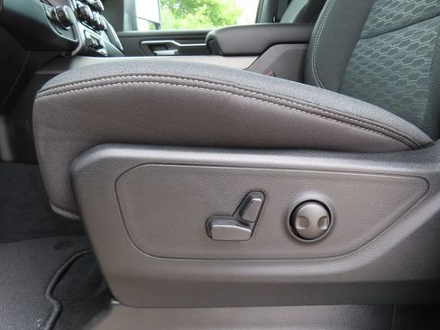 Certified 2025 RAM 1500 Big Horn AWD/4WD image 6
