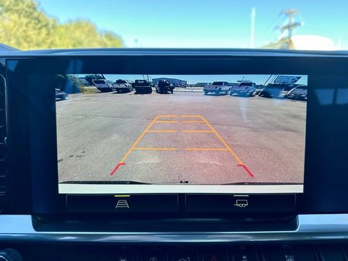 Used 2022 Chevrolet Silverado 1500 LT image 24