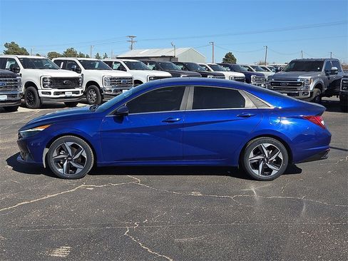 Used 2023 Hyundai Elantra Limited image 2