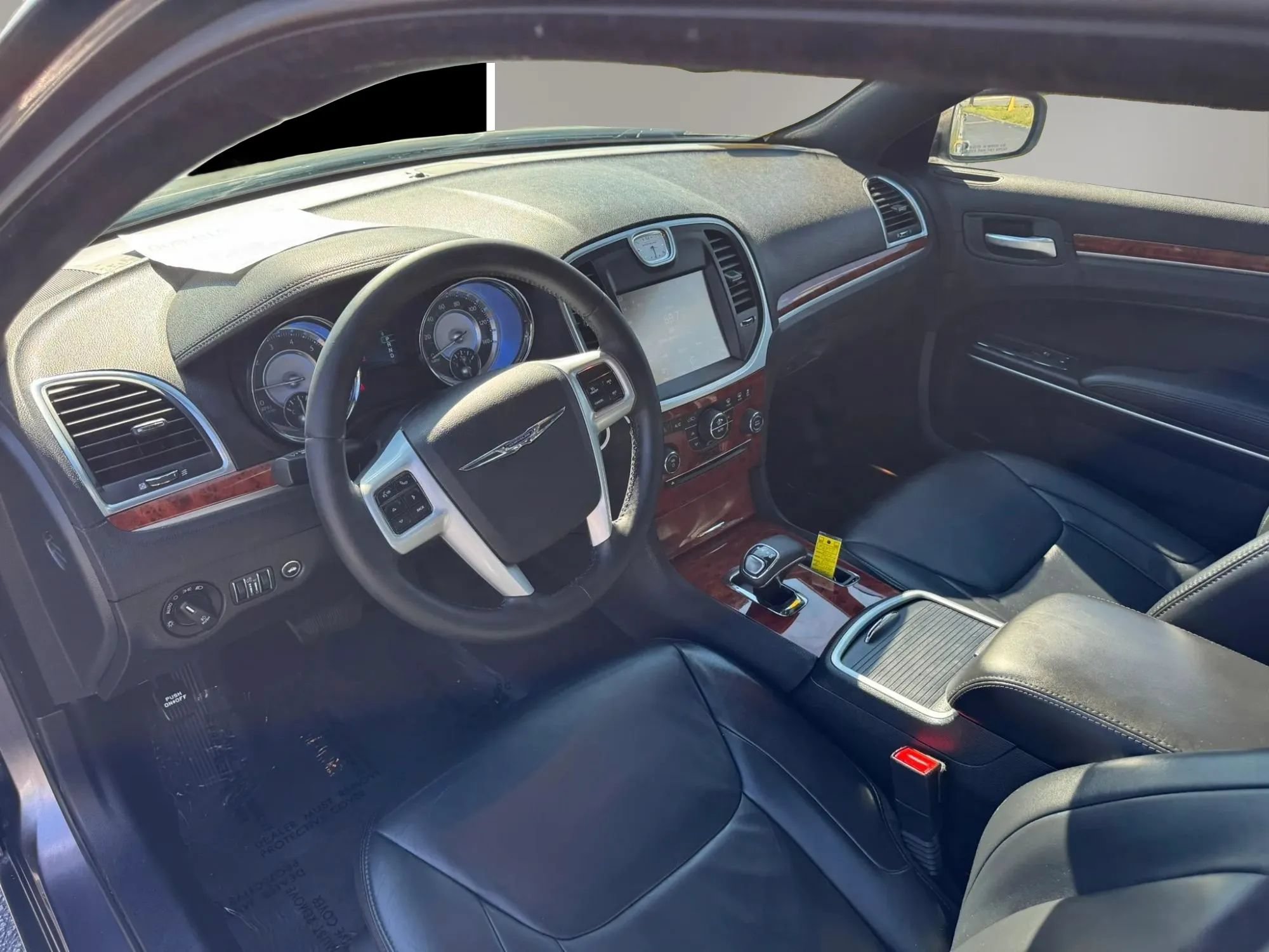 Used 2014 Chrysler 300 AWD w/ Driver Convenience Group image 11