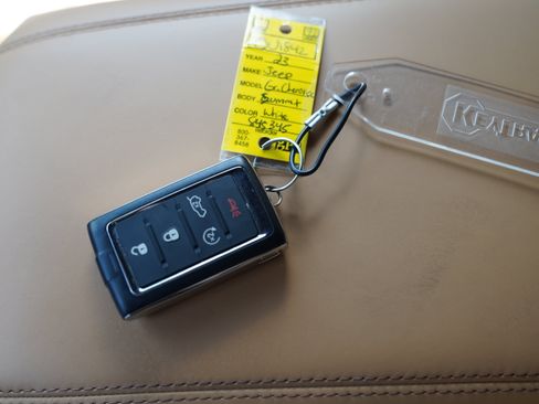 Used 2023 Jeep Grand Cherokee Summit w/ Adv Protech Group IV AWD/4WD image 34