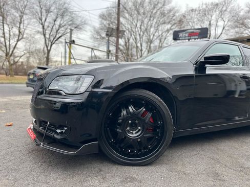 Used 2014 Chrysler 300 C RWD image 7
