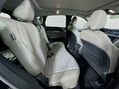 Certified 2025 INFINITI QX50 Luxe w/ Accent Package image 35