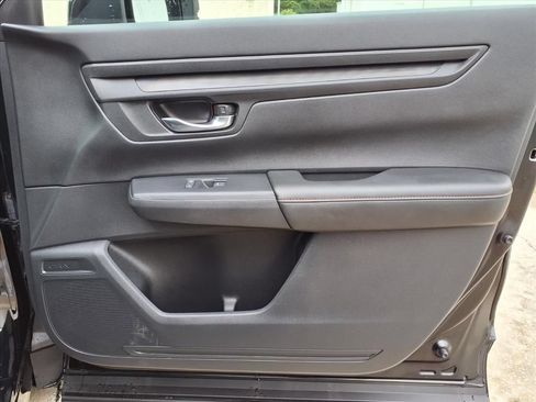 Used 2025 Honda CR-V Sport image 10