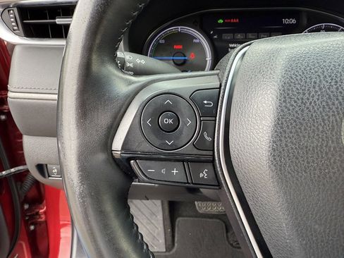 Used 2021 Toyota Venza Limited image 19